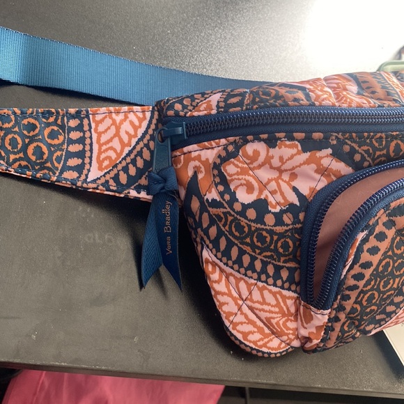 💙💗VERA BRADLEY Ultralight RFID Water Repellent Belt Bag, “Fern Paisley” - Picture 7 of 8